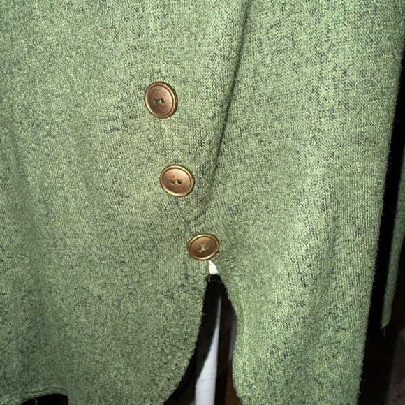 Misia brand green women’s top with buttons on the scooped sides size XL VGUC - Picture 2 of 7